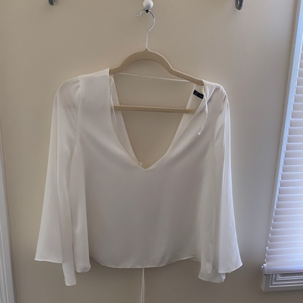 Loose white top